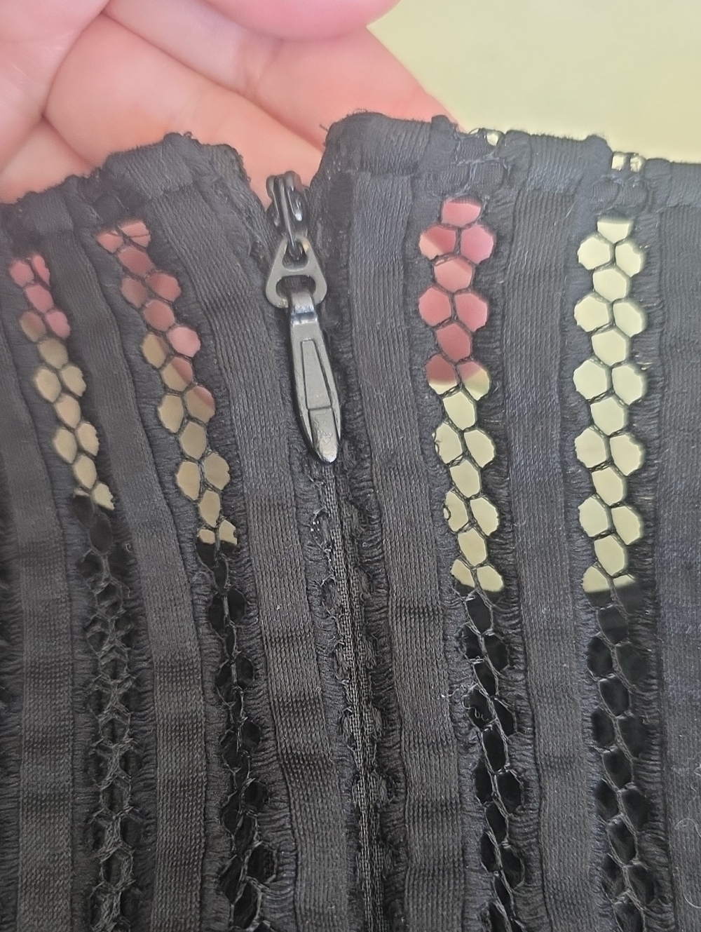 NY&Co Lace Fit-and-Flare Dress Lg - Picture 5 of 8